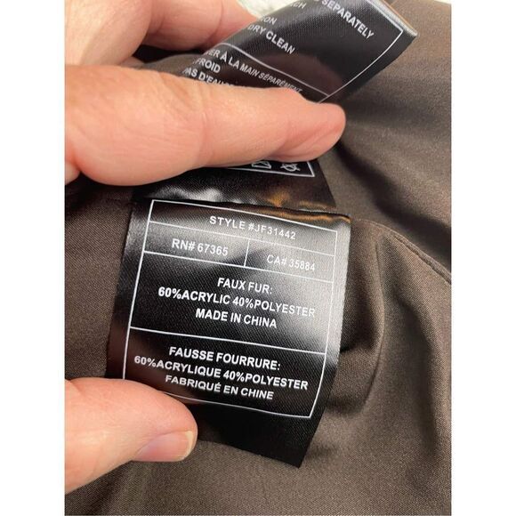 Altar'd State Sz XS Brown Beige
Striped Faux Fur Woodland Open Vest - Picture 5 of 7